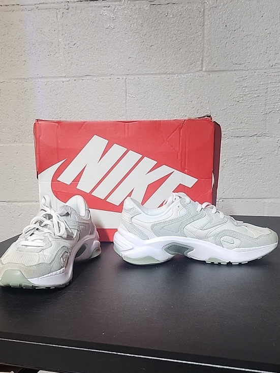 Nike Shoes - Nike Al8